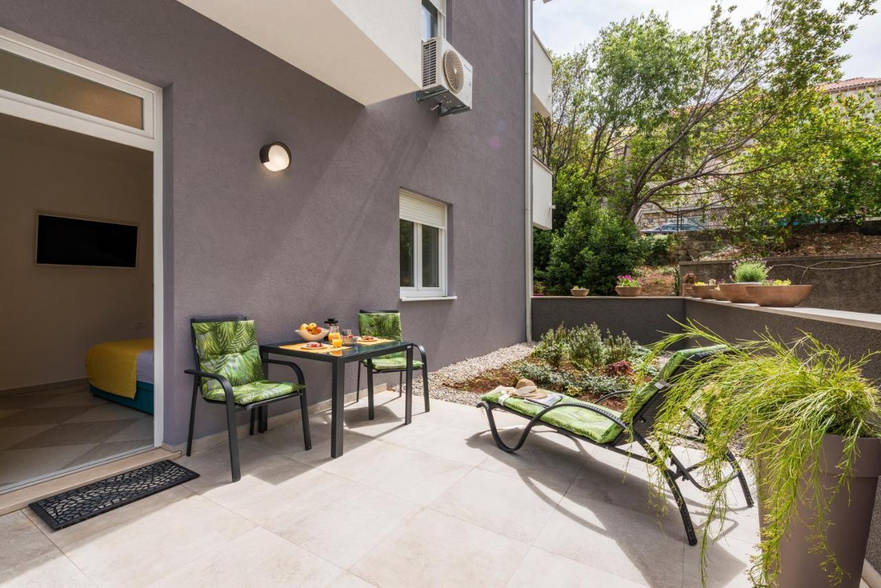 Free Parking Marli 4 - With Private Entrance -